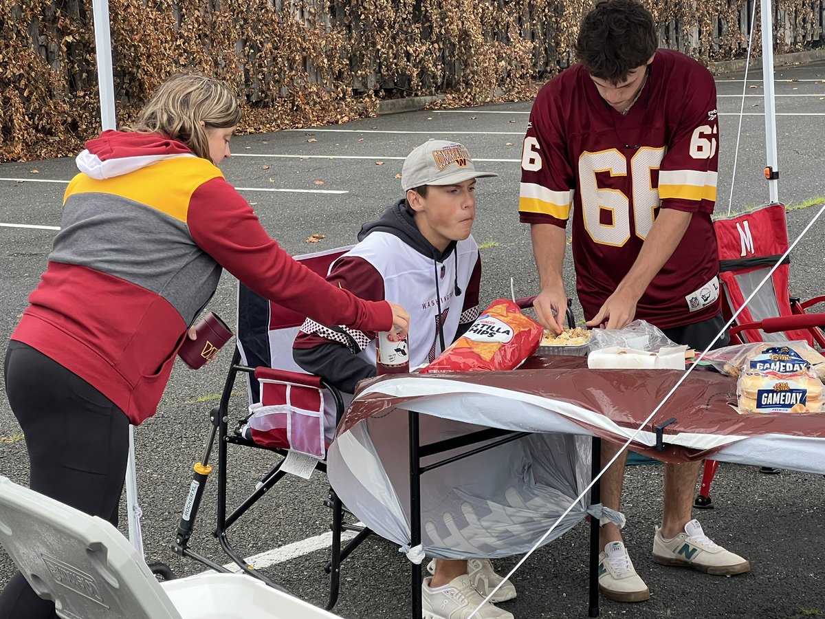 TimReidReporter's tweet image. WASHINGTON COMMANDERS FANS TAILGATING FIRST HOME PRESEASON GAME: Lots of commanders fans are cooking hot dogs and hamburgers getting ready to watch Washington play Cincinnati Bengals at NW Stadium Monday night