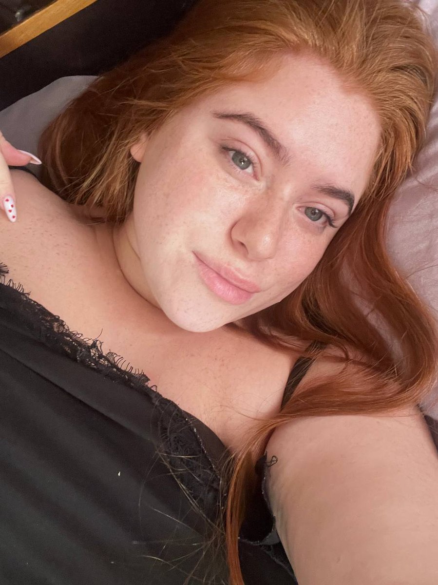 Creamy_Ruby's tweet photo. Just me, no filter needed 💕 #Selfie #Redhead https://t.co/BtHosK3xe0