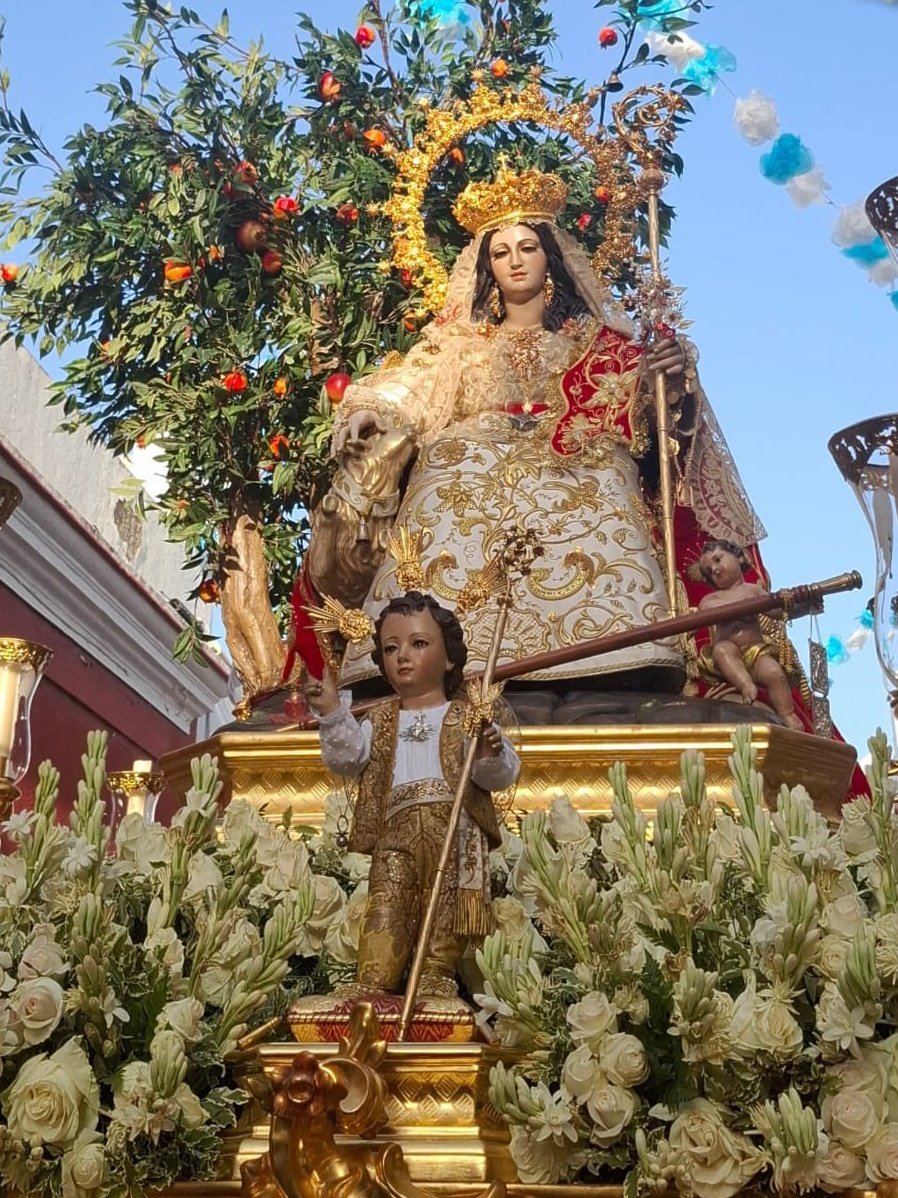 🔵 #ActualidadPastoreña | Nuestra hermandad acudió en representación, con estandarte y varas y encabezada por el hermano mayor, <a href="/mspolidoro72/">Miguel Sánchez Polidoro</a>, a la procesión de la <a href="/HdadPastora_Sf/">Divina Pastora - San Fernando</a> en la tarde del viernes 15 de agosto, solemnidad de la Asunción de la Virgen a los cielos