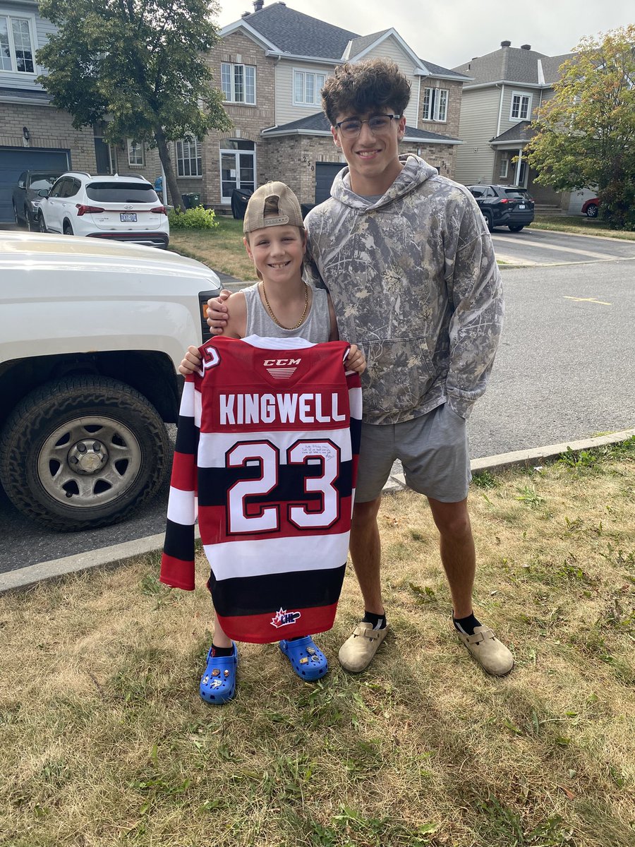 One of Liam’s favorite <a href="/GradsHockey/">Navan Grads</a> players, Shaan Kingwell now playing with the <a href="/Ottawa67sHockey/">Ottawa 67’s</a> surprised him today at his bday party with a signed jersey. We’ll miss you in Navan Kinger, but can’t wait to cheer you on at TD Place wearing the barber pole!