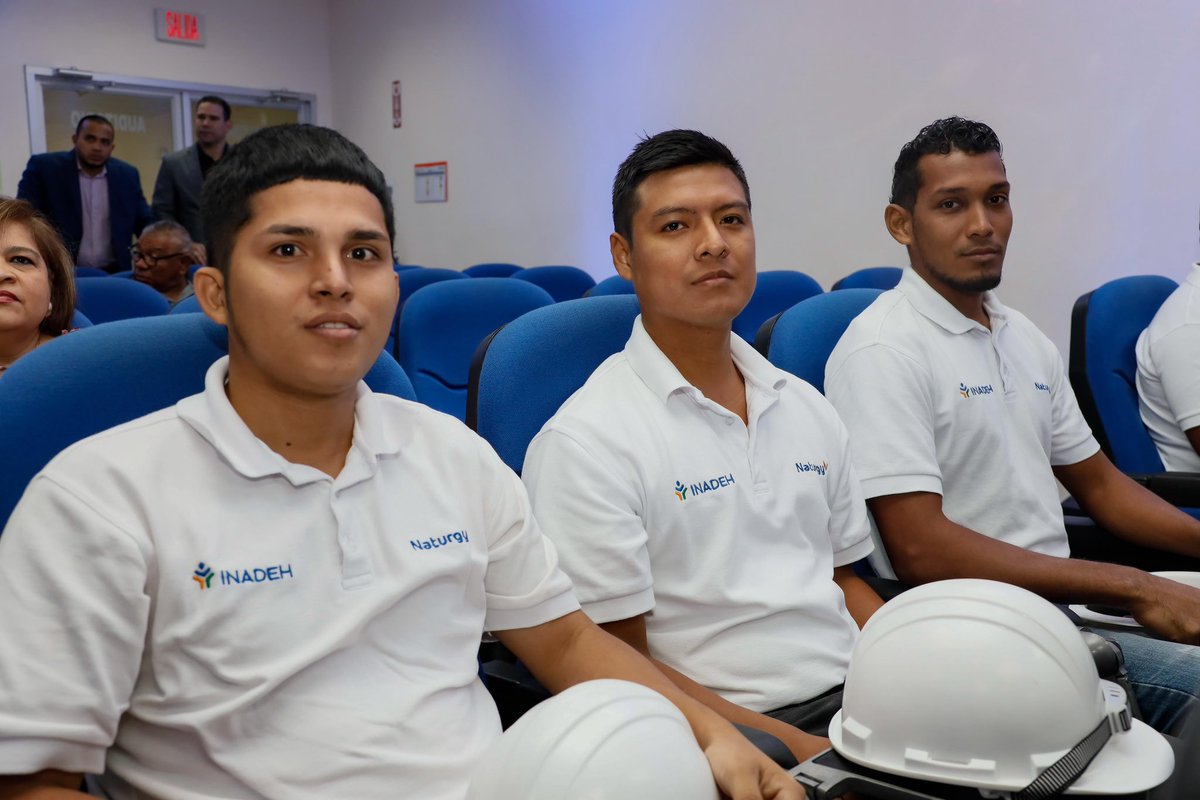 Panamá gana 20 nuevos Electricistas Linieros de Baja Tensión, formados por el <a href="/InadehOficial/">INADEH</a> y <a href="/NaturgyPa/">Naturgy Panamá</a> 

Son ejemplo de superación y orgullo nacional: hombres y mujeres listos para iluminar el futuro de sus familias y de todo el país. #ConPasoFirme🇵🇦