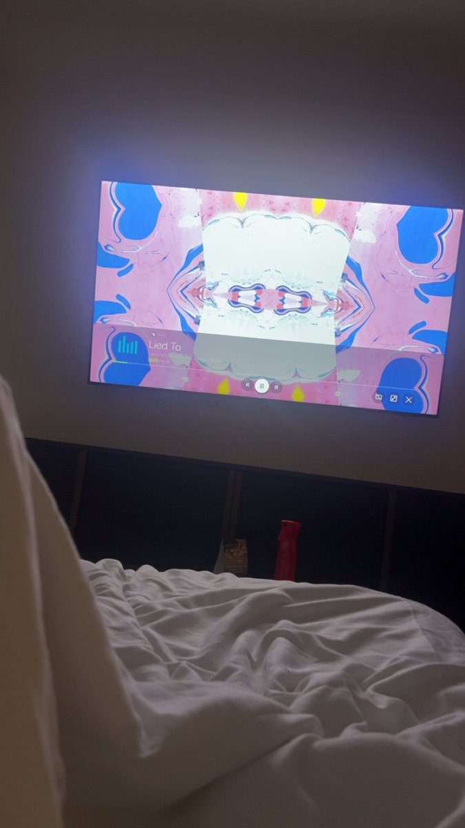devillrxses's tweet photo. on vacation and still listening to zayn.!! https://t.co/UdepherAUH