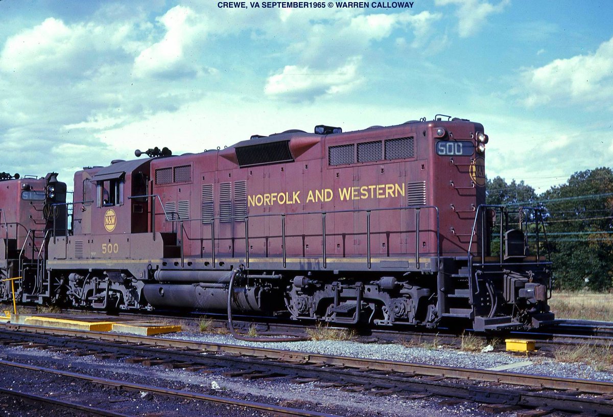Norfolk &amp; Western GP9s are seen here in Crewe, Virginia during September of 1965. Warren Calloway photo.

american-rails.com/norfolk.html