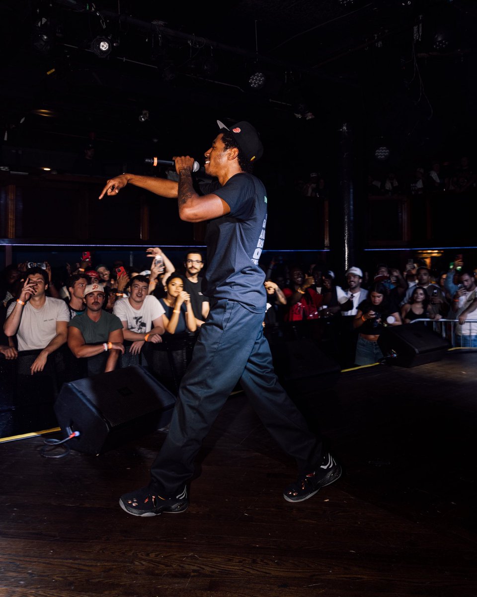 741Performance's tweet photo. A decade. An energy shift. Hometown love.
@CousinStizz marks the 10-year anniversary of his Suffolk County tape, raising the Frequency on stage in Boston, rocking Black Moon Rovers 🛸
📸: @a_ciggs
#741Performance https://t.co/rgtHBOTe01