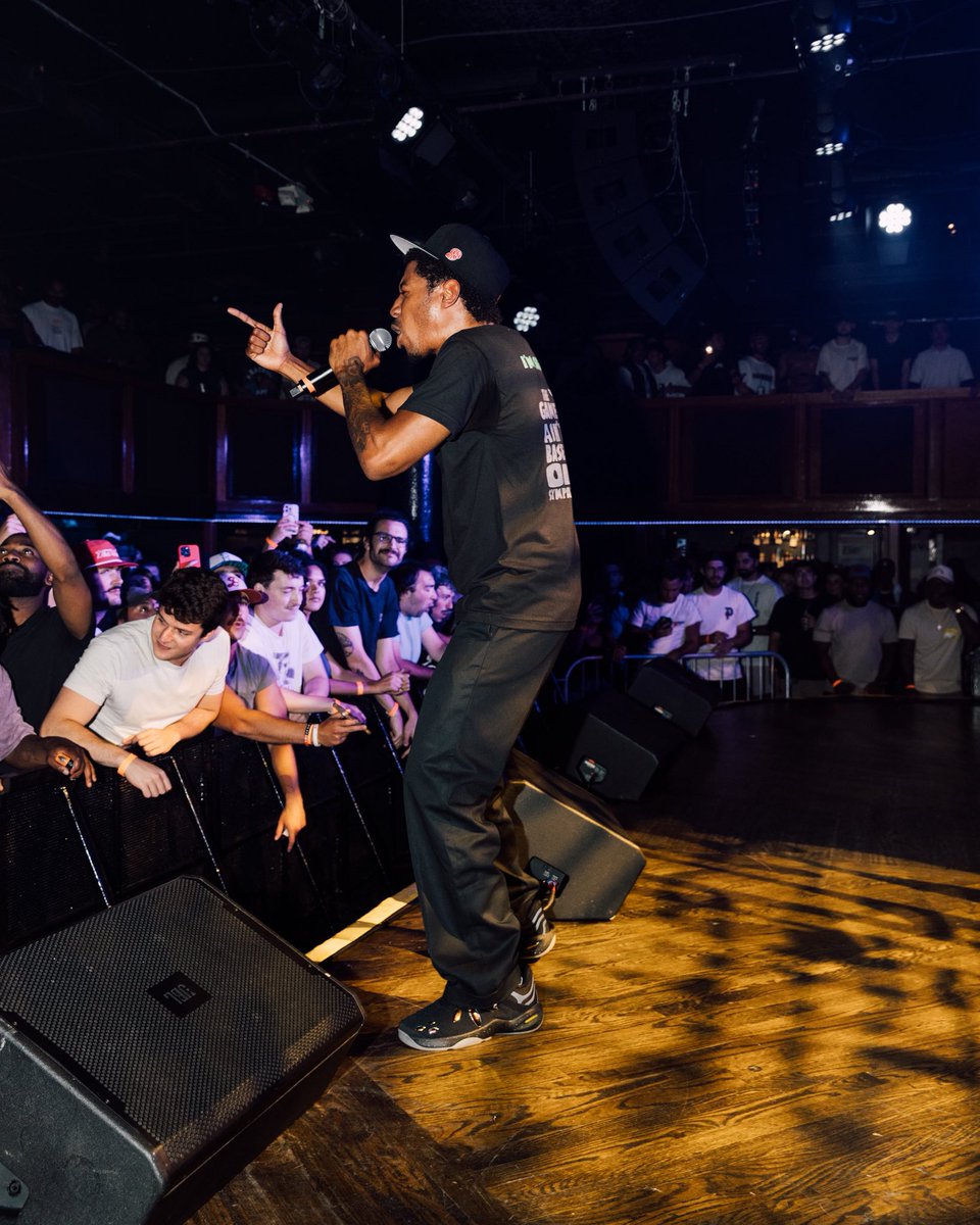 741Performance's tweet photo. A decade. An energy shift. Hometown love.
@CousinStizz marks the 10-year anniversary of his Suffolk County tape, raising the Frequency on stage in Boston, rocking Black Moon Rovers 🛸
📸: @a_ciggs
#741Performance https://t.co/rgtHBOTe01