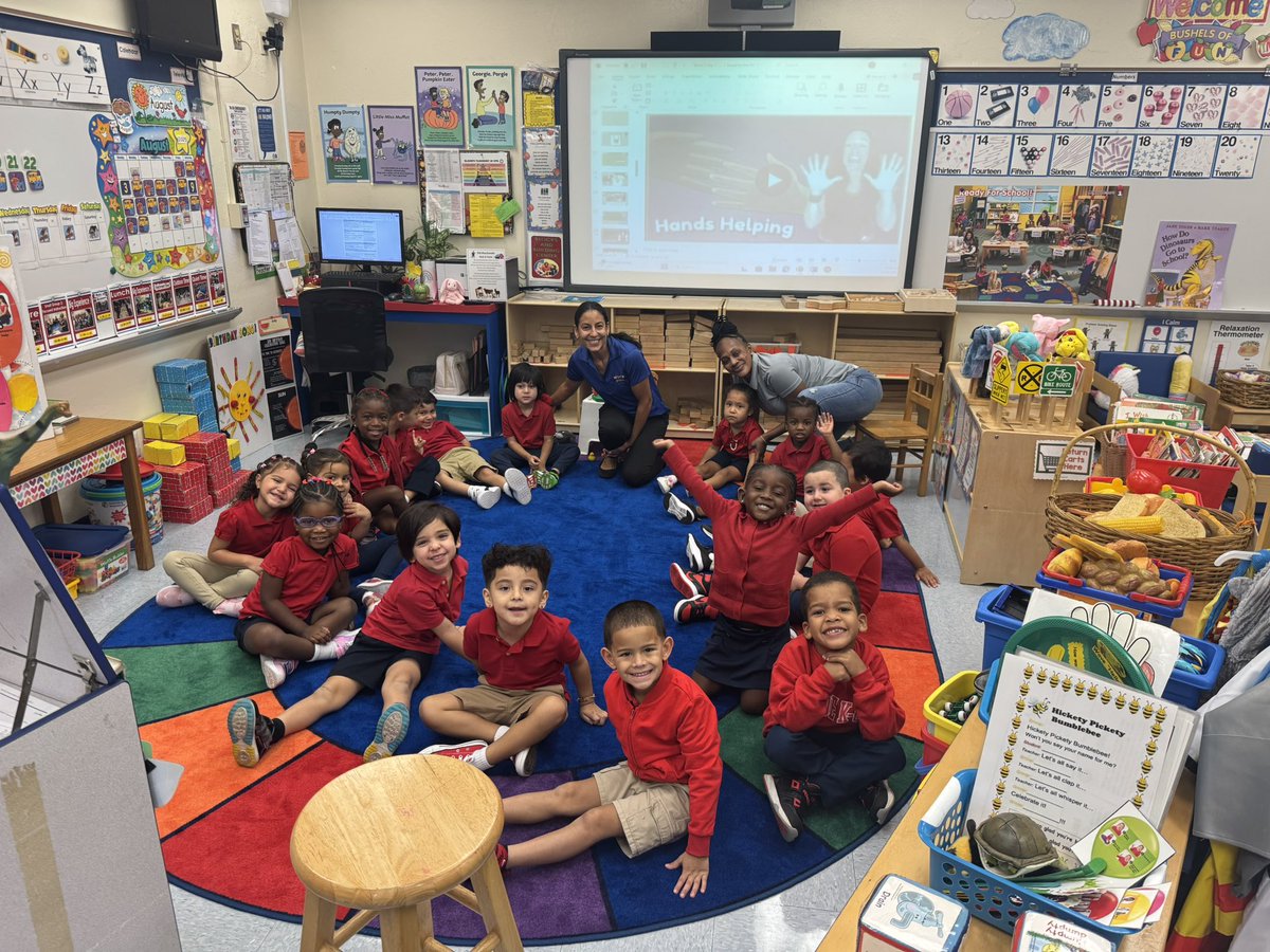 IBPeskoeK8's tweet photo. Just look at these smiles! #peskoek8 #bearnation🐻 #peskoepride❤️ pride❤️ #YourBestChoiceMDCPS
#wherethemagichappens✨
#togetherweareafamily
#itstimetolevelup🎮 @MDCPSSouth @MDCPS @SupDotres https://t.co/VnDkXjuwDH