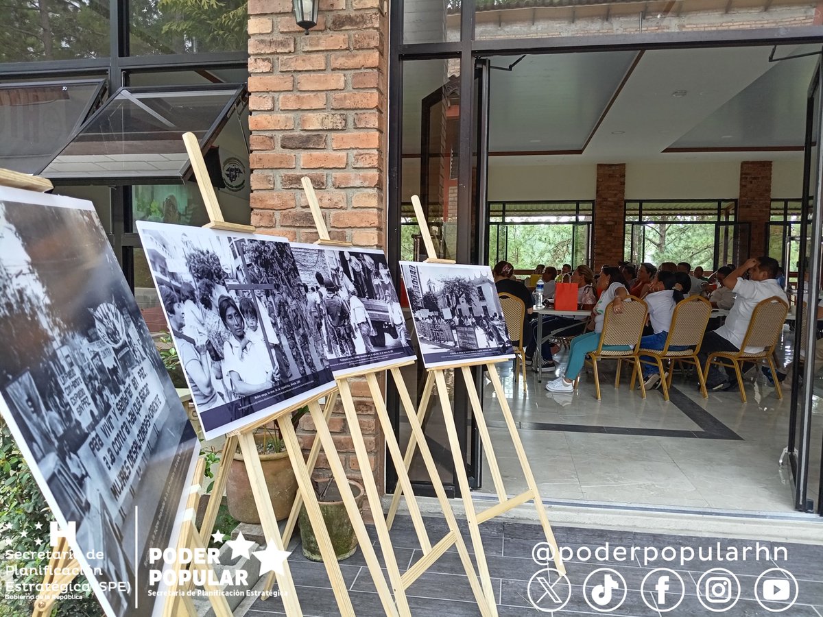 PoderPopularhn's tweet photo. 🎬 #Cineforo|| Exhibición de 𝔼ℂ𝕆𝕊 𝔻𝔼 𝕃𝔸 𝕄𝔼𝕄𝕆ℝ𝕀𝔸: víctimas de la Doctrina de Seguridad Nacional ante +60 representantes del #SITRAINA en su reunión de revisión de planes de trabajo.

18.8.2025 ECOSOL, Siguatepeque https://t.co/hc6tZNtgKn