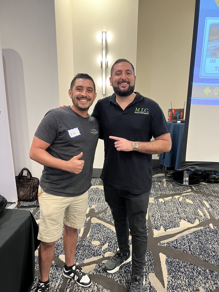 StocksniperTeam's tweet image. Amazing team and yearly event by @modern_rock and @MyInvestingClub in Orlando! These guys make shorting look easy! Nice meeting and catching up with everyone! Thanks for the motivation, let’s keep grinding! @simplertrading 

#StockSnipers #MyinvestmentClub #SimplerTrading…