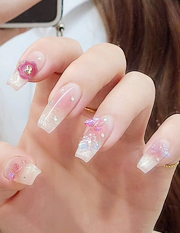 nailbookjp's tweet photo. 親指可愛いうるキラドリーミーネイル🦋✨🫧 https://t.co/IZNBXPOFZR