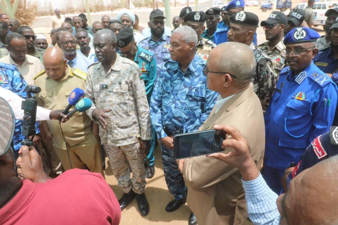 لدى افتتاحه دائرة حاويات قري وزير الداخلية يؤكد الدور المتعاظم لقوات الجمارك في دعم الإقتصاد الوطني suna-sd.net/posts/ozyr-ald…

#سونا #السودان