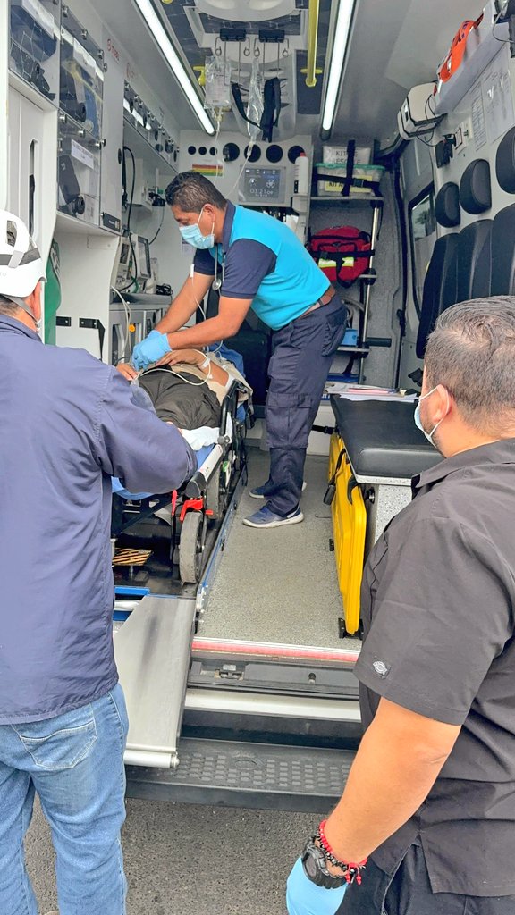 DPS_LosRios's tweet photo. Aquí, se brindó la atención de emergencia correspondiente y se gestionó el cupo para el traslado a una casa de salud con mayor capacidad resolutiva.

#ElNuevoEcuador https://t.co/iZxn1nITjv
