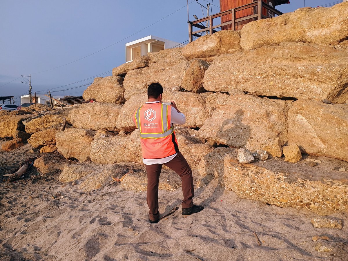 inatec_cc's tweet photo. Iniciamos un nuevo desafío en una de las playas más representativas de la costas de Manabí, junto a uno de los GAD cantonales de la provincia. Realizamos el recorrido del área de estudio, identificando las zonas que serán parte del proyecto de recuperación y regeneración de playa https://t.co/wGCqbmOOVL