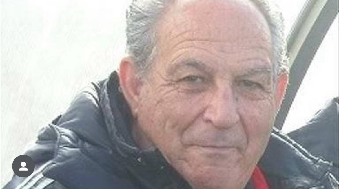 Hoy nuestro amigo Juan Murgado, nos ha dejado. Un jiennense carismático y orgulloso de su tierra. Su sentimiento lagarto lo acompañó siempre, defendiendo y apoyando al Real Jaén con pasión. Mi más sentido pésame a su familia y amigos. Siempre estarás presente.