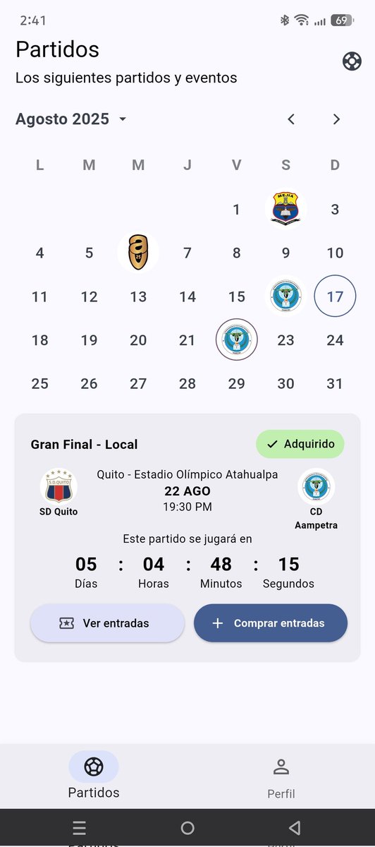 Vamos a festejar el cumpleaños de mi viejo quedando campeones! 
Ya con las entradas listas, nos vemos el viernes viejo amigo 💙❤️💙 <a href="/SDQuito_Oficial/">SD Quito Oficial</a> bendito el día que crearon esa aplicación 😁