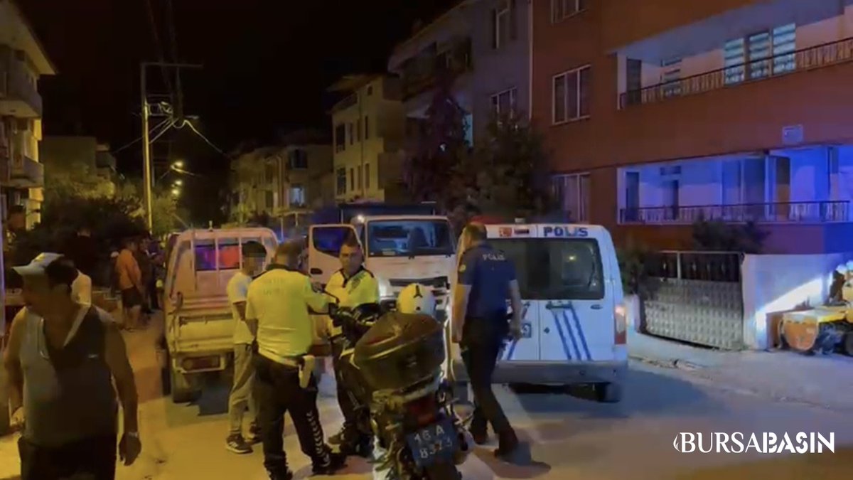 İznik’te Polisten Kaçan 16 Yaşındaki Çocuk Yakalandı 
Bursa’nın İznik ilçesinde babasının kamyonetini izinsiz alıp gezen 16 yaşındaki genç, polisin ‘dur’ ihtarına uymayınca kovalamaca sonucu yakalandı.
bursabasin.com/iznikte-polist…
#İznikpolistenkaçış