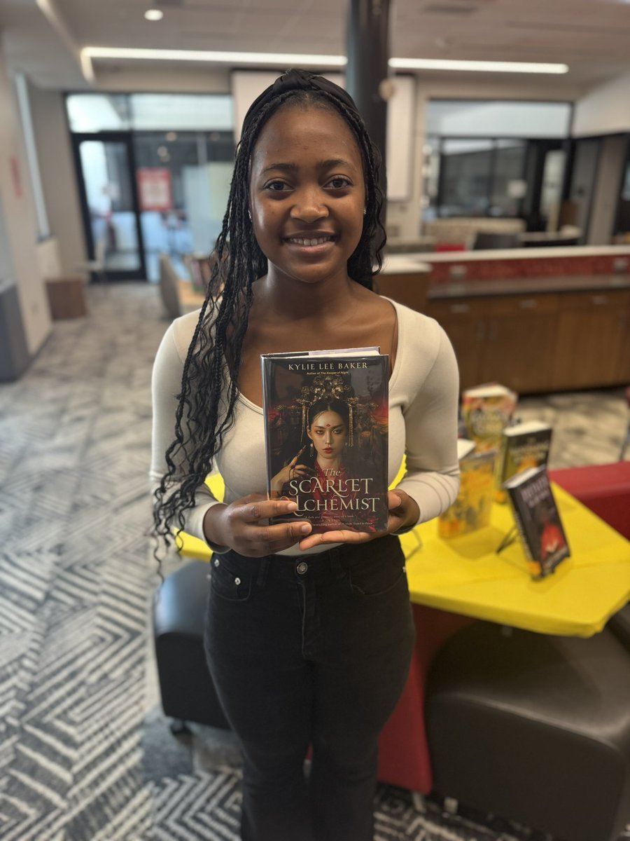 GabbyB (@gabbyb1216) on Twitter photo For these learners, lunchtime = library time 📚! A great place to read, recharge, and connect! #RISDDreamBig <a href="/LIBRARIESinRISD/">Richardson ISD Library & Information Technology</a> <a href="/LakeHighlandsHS/">Lake Highlands High School</a> For these learners, lunchtime = library time 📚! A great place to read, recharge, and connect! #RISDDreamBig <a href="/LIBRARIESinRISD/">Richardson ISD Library & Information Technology</a> <a href="/LakeHighlandsHS/">Lake Highlands High School</a>