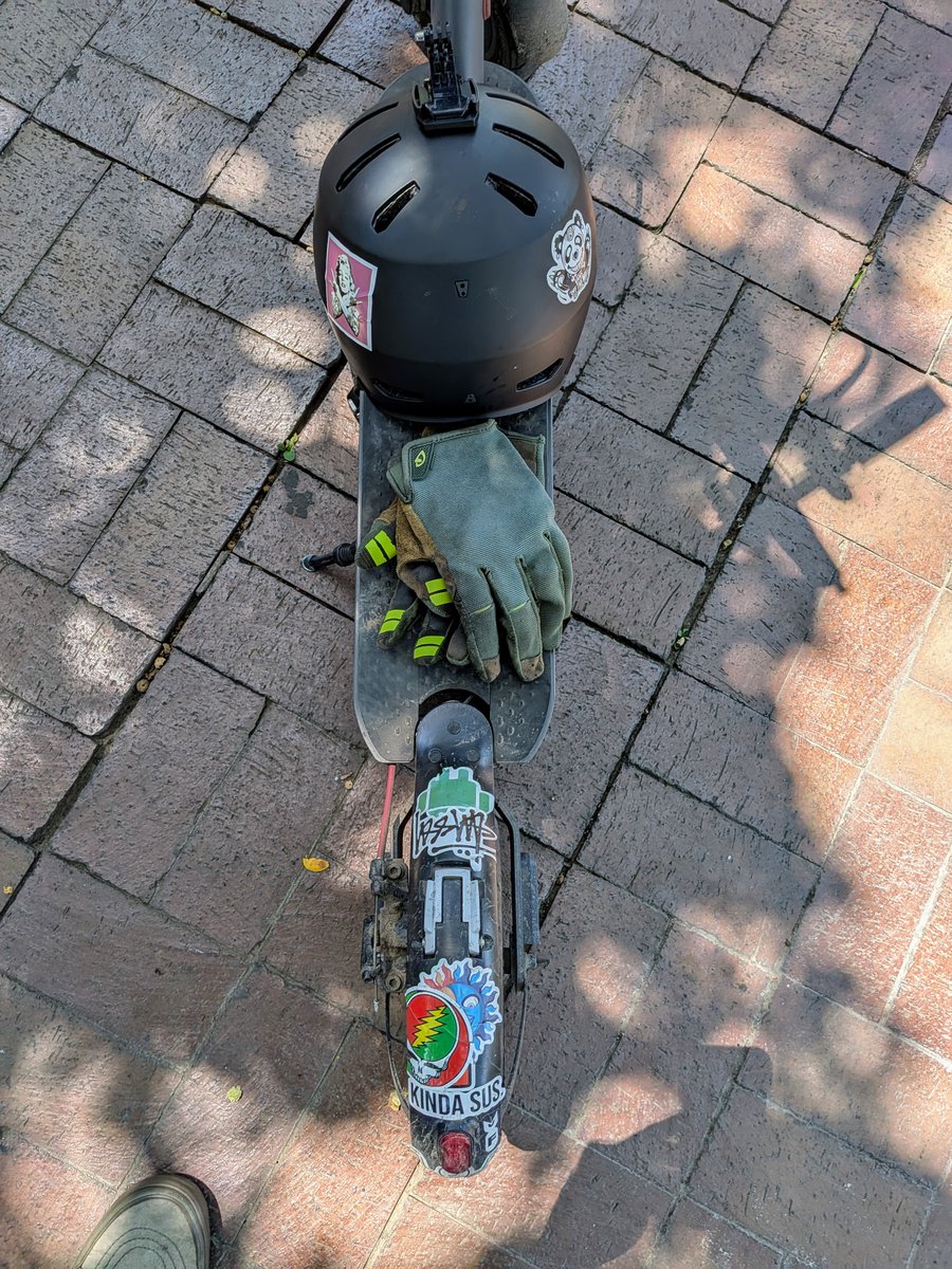 NateRouch's tweet image. If anyone is thinking about picking up an escooter, I would highly recommend the Hiboy S2 Pro! It still goes fast, has a solid build and the battery still holds a perfect charge.
Get it on Amazon --> amzn.to/3HhSVK3