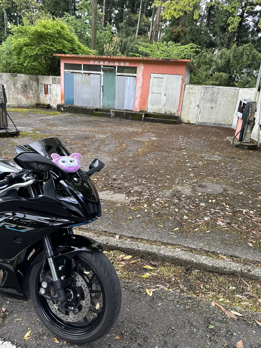 ILx1213's tweet photo. 性別: 男
年齢:28
住み:神奈川県　川崎
好き:バイク　家入レオ　EDM
バイク:yzf-R7

誕生日過ぎてたので更新しました。
なぜかバイク乗ってる時間より洗車している時間の方が多い。。
基本フォロー返します。よろしくお願いします！
ツーリングのお誘いもお待ちしてます！ https://t.co/ufmzLO24nx
