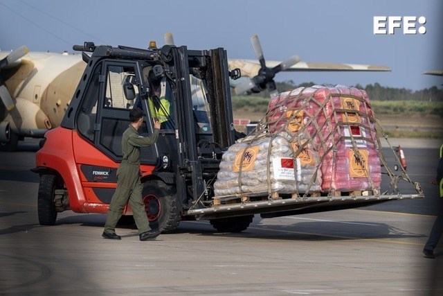 Marruecos envía cinco aviones con 95 toneladas de alimentos y medicina destinados a la población civil de la Franja de Gaza