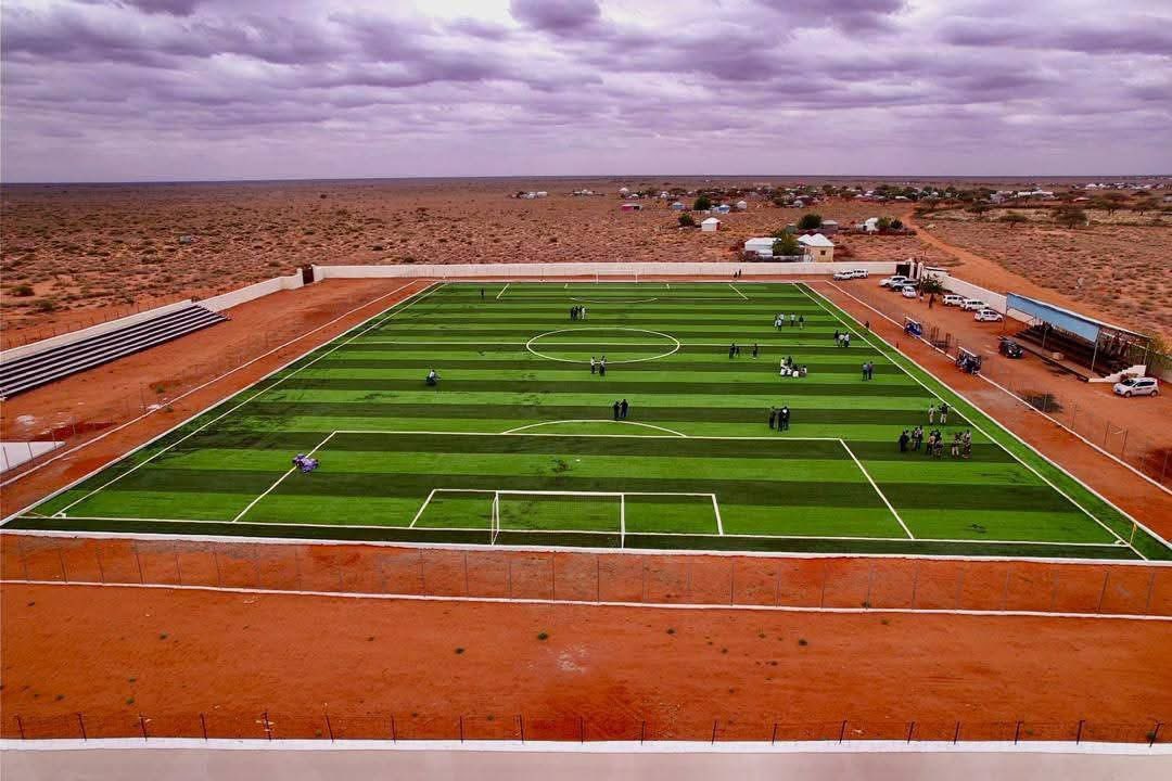 cunayee's tweet photo. Today the Youth of #Caabudwaaq district in central Somalia’s Galmudug state have a modern new football stadium 🏟️ which will enhance youth participation in sports, youth development and integration .
#GalmudugState #Abudwaak #Somalia 🇸🇴 https://t.co/I8zaLKAp8H