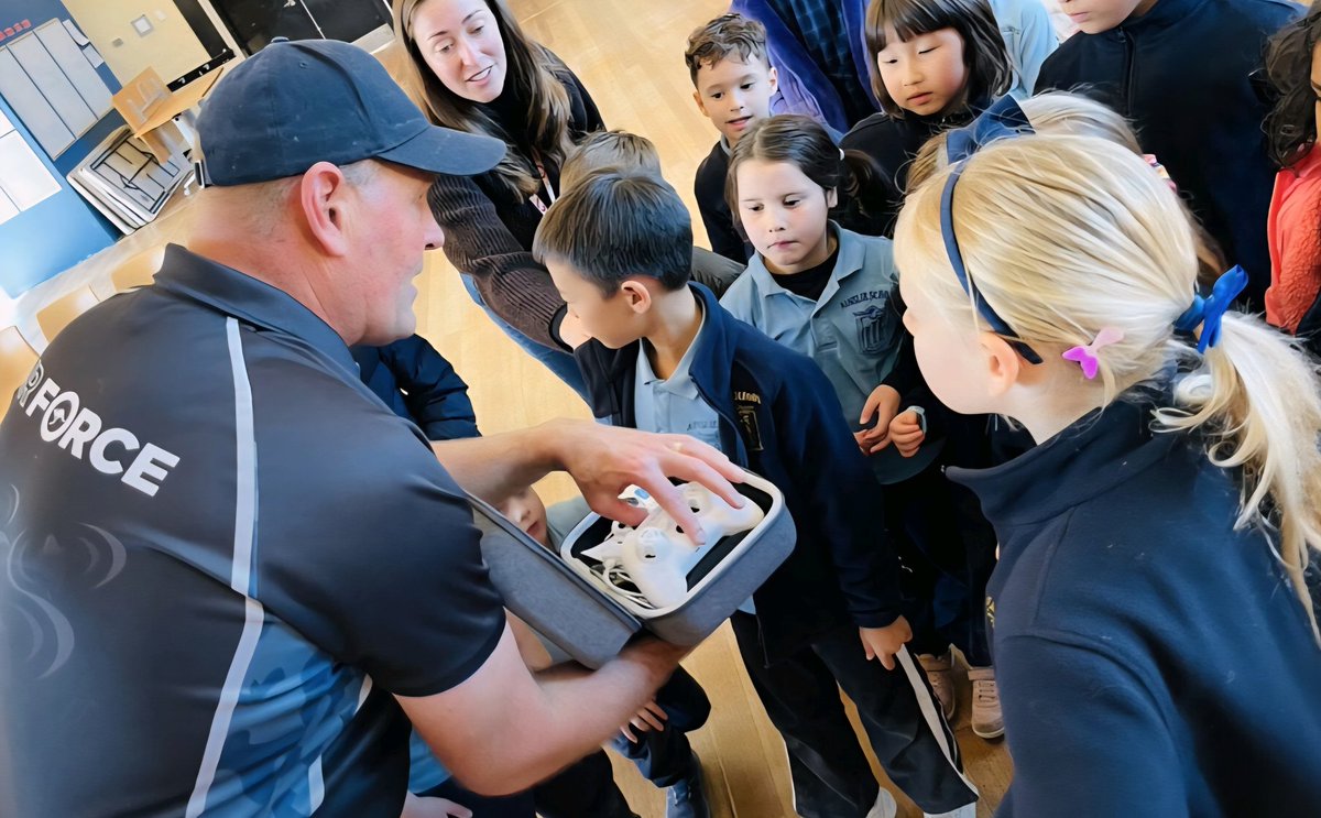 #AusArmy #DroneRacing Team (Friends of) (@auadrt) on Twitter photo A huge #NationalScienceWeek #NSWk for the <a href="/DefenceAust/">Defence Australia</a> #DroneRacing team pilots! A real pleasure for #JohnnyG and #JustInTime to demo at Ainslie Primary School in #Canberra!
#SendIt!
<a href="/AusAirForce/">Royal Australian Air Force</a> <a href="/AAUS_Live/">AAUS</a> <a href="/SEAC_ADF/">Senior Enlisted Adviser to CDF Australia</a> <a href="/ChiefAusArmy/">LTGEN Simon Stuart</a> <a href="/OleksandraUNSW/">Oleksandra Molloy 🇺🇦🇦🇺</a> <a href="/CAF_Australia/">Air Marshal Stephen Chappell</a> <a href="/WOFFAF/">WOFF-AF</a> A huge #NationalScienceWeek #NSWk for the <a href="/DefenceAust/">Defence Australia</a> #DroneRacing team pilots! A real pleasure for #JohnnyG and #JustInTime to demo at Ainslie Primary School in #Canberra!
#SendIt!
<a href="/AusAirForce/">Royal Australian Air Force</a> <a href="/AAUS_Live/">AAUS</a> <a href="/SEAC_ADF/">Senior Enlisted Adviser to CDF Australia</a> <a href="/ChiefAusArmy/">LTGEN Simon Stuart</a> <a href="/OleksandraUNSW/">Oleksandra Molloy 🇺🇦🇦🇺</a> <a href="/CAF_Australia/">Air Marshal Stephen Chappell</a> <a href="/WOFFAF/">WOFF-AF</a>