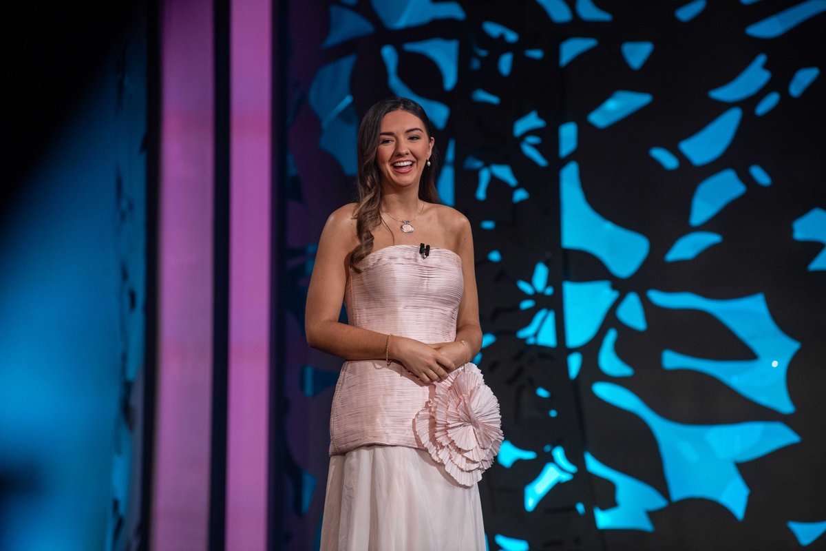 From tax tips to tending bees, Caoimhe Connolly is representing Fermanagh with style (and plenty of hobbies) 💚 #roseoftralee