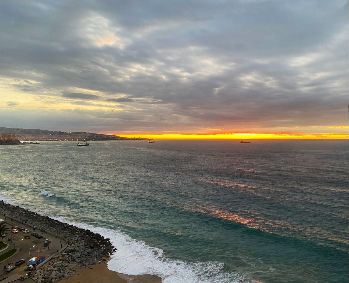 Lunes de invierno. 
 #VinadelMar 🌄