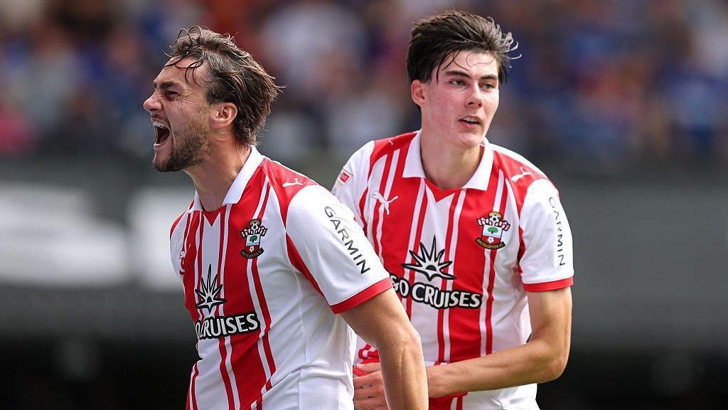 League 1 Minus 10. Ipswich 1 Southampton 1. RPs appreciated.  #saintsfc learn how to not play well and not lose. Featuring Ed is a bastard, Josh Q mare, Saints Academy carrying the strikers, Bobby Madley refereeing genius and Duolingo required.

league1minus10.co.uk/2025/08/18/cha…