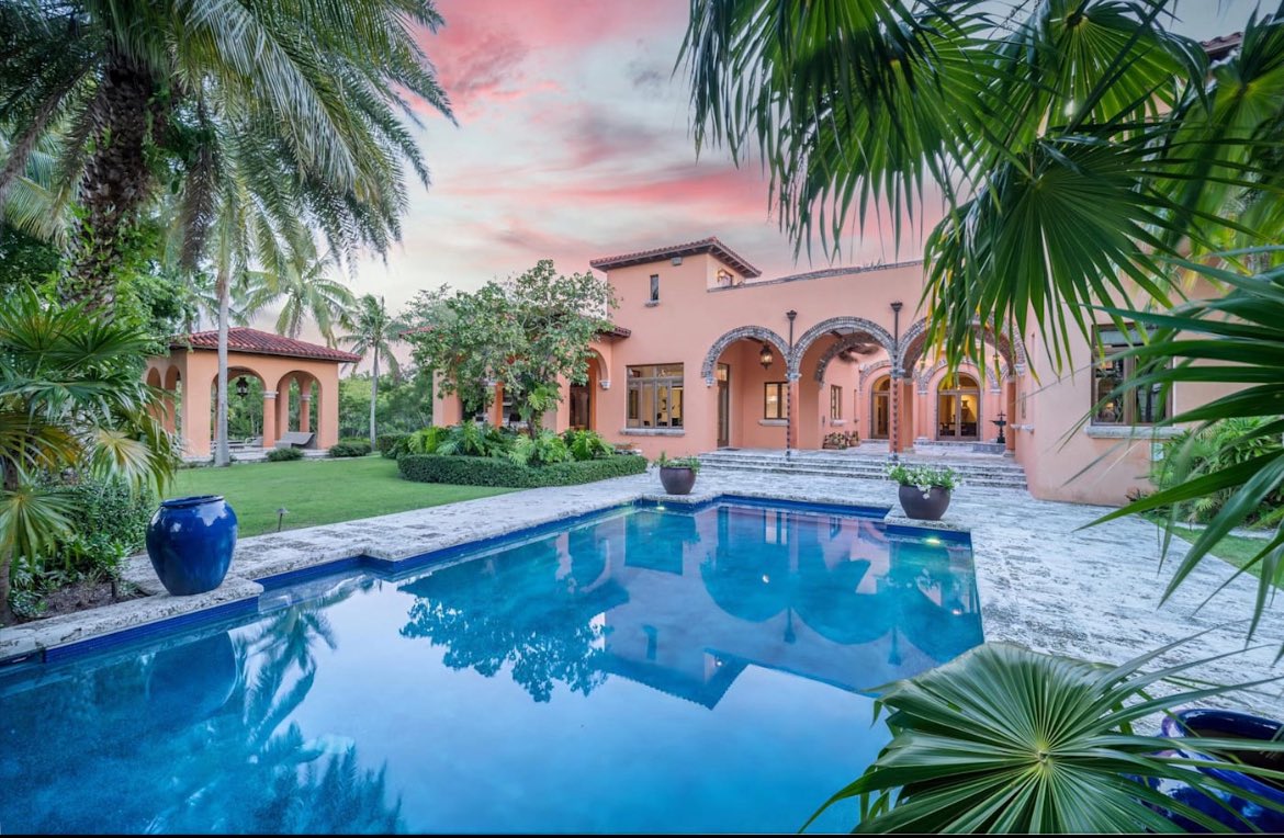 Scott_L_Porter's tweet photo. New listing in Gables Estates FL 

Classic Mediterranean or Neutral White? 

$27,500,000 
- 11,500 sqft 
- 8 beds 
- 10 (2) baths 
- private gated community 
- 388’ water frontage with only one neighbor https://t.co/UiN3rOkZ2c