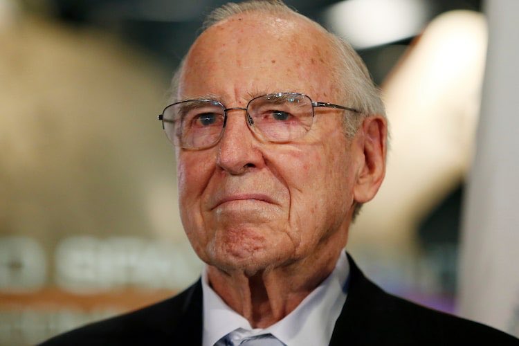 Paul Taylor (@epaultaylor) on Twitter photo I Remember #Apollo 13 commander James Lovell. By <a href="/epaultaylor/">Paul Taylor</a> via <a href="/globeandmail/">The Globe and Mail</a> #Apollo13 theglobeandmail.com/canada/article… I Remember #Apollo 13 commander James Lovell. By <a href="/epaultaylor/">Paul Taylor</a> via <a href="/globeandmail/">The Globe and Mail</a> #Apollo13 theglobeandmail.com/canada/article…