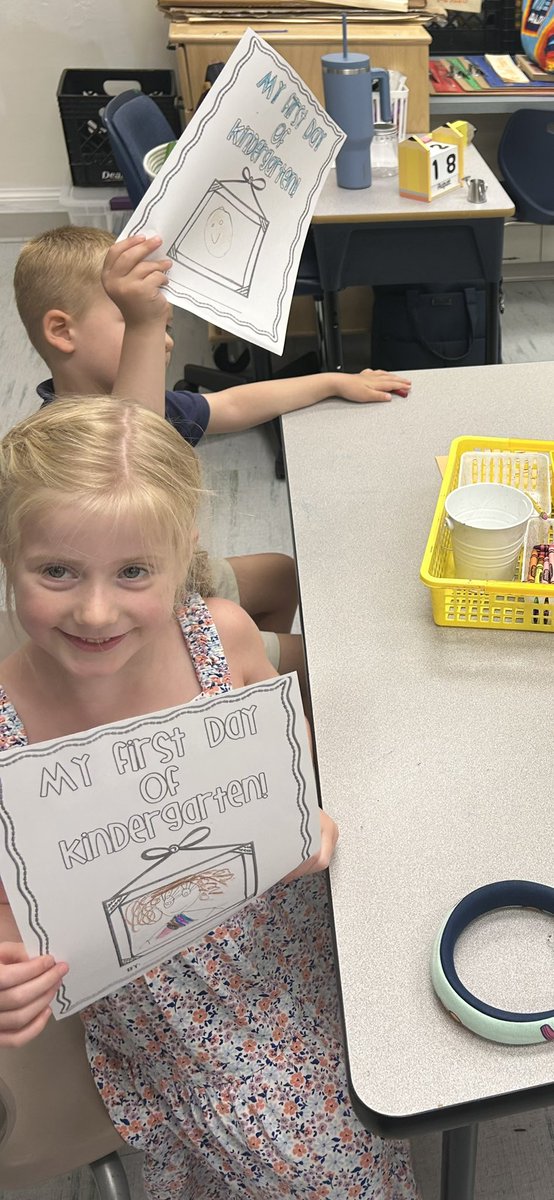 Happy first day of school to all our #BrooksBees! 🐝 We are off to a great start! Special thanks to our Superintendent, Dr. Kay-Wyatt, for stopping by and spreading some love! #BacktoSchoolVA #NurtureEducateInspire @acpsk12