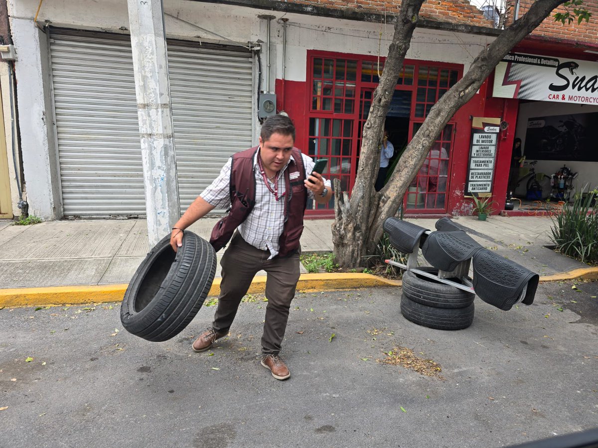 EdomexRed's tweet photo. #LIBERAN VIALIDADES EN #TLALNEPANTLA CON “#OPERATIVO CALLE #LIBRE”
@Gob_Tlalne
Leé aquí 👇 👇 👇
https://t.co/9g8EwTF3P0 https://t.co/VbLhR7YoBi
