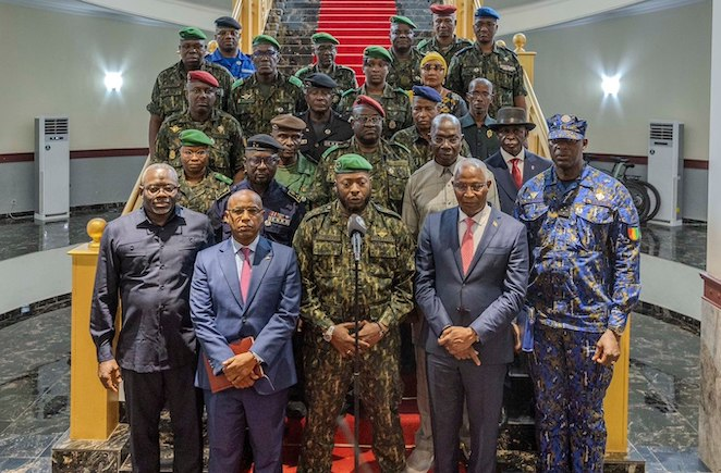 ConakryChr's tweet photo. 🛡️🇬🇳 Sécurité nationale – Guinée :
 Le Général Doumbouya fixe 3 priorités : 
1️⃣ Responsabiliser les acteurs de la sécurité 
2️⃣ Assurer l’opérationnalité des forces 
3️⃣ Sécuriser le vote référendaire du 21 septembre
#Guinée #Sécurité #Doumbouya #CSDN https://t.co/t7nvNRCJdb