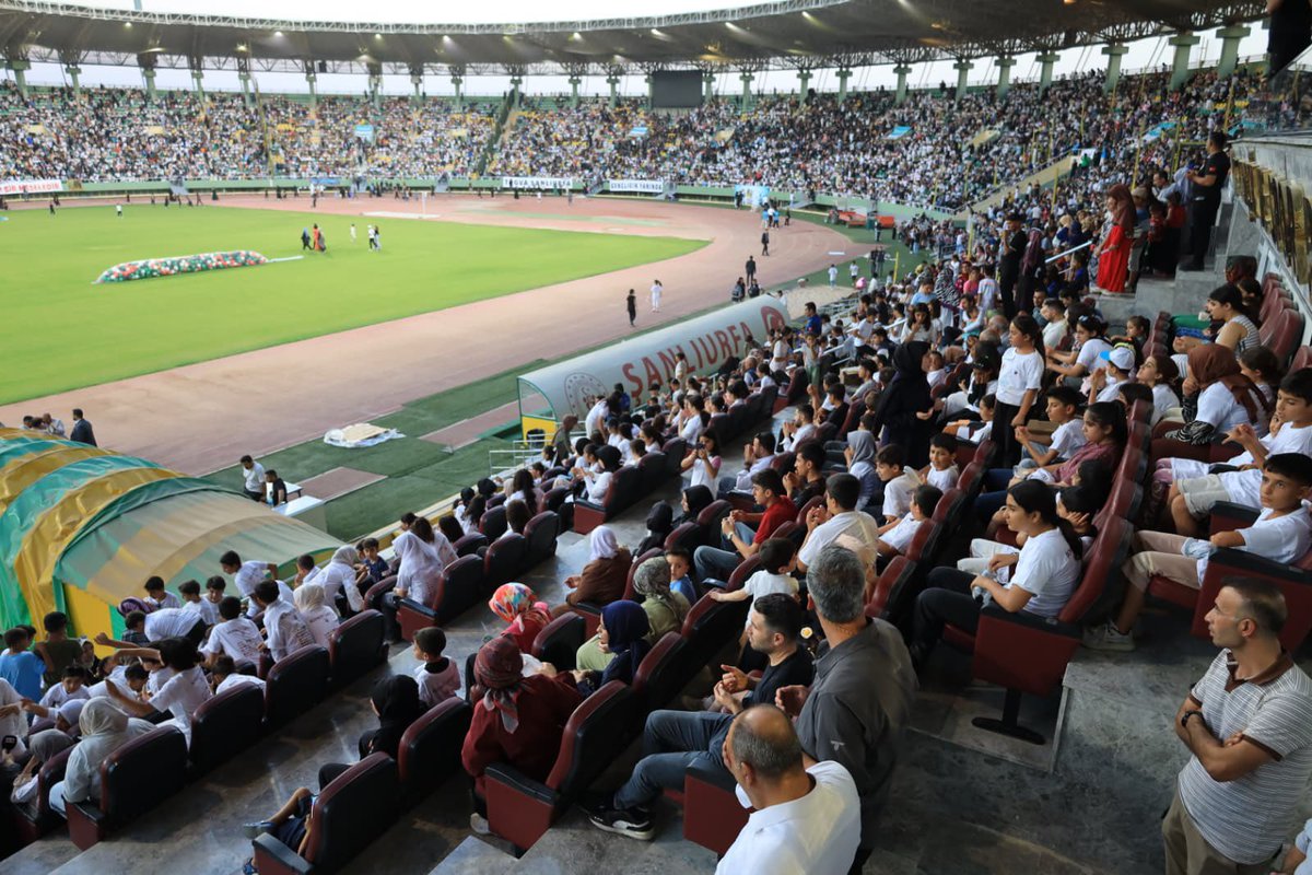 📌 TÜGVA Şanlıurfa Yaz Okulu Finali
Biz de TÜGVA Suruç olarak yerimizi aldık. Gençlerimizin heyecanına ortak olduk, dolu dolu bir gün geçirdik. 🌿

Katılımlarıyla bizleri onurlandıran sayın Genel başkanımız İbrahim Beşinci’ye ve emeği geçen tüm hocalarımıza teşekkür ediyoruz. 🙏