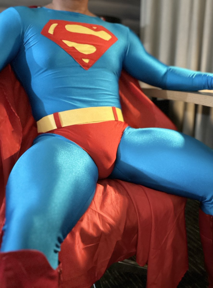 Ready to bury your face in Superman's bulge? 

#superman #supermanfetish #gearfetish #bulge #spandextetish #gaycosplay