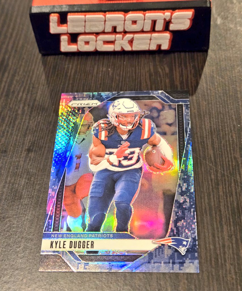 LebronsLocker's tweet image. $30 or Best Offer

/25
Navy Camo

Day 15
#LLsStackSeason2025Part3 

📢 Read 📌 Post &amp;amp; Highlights section for stacker details.