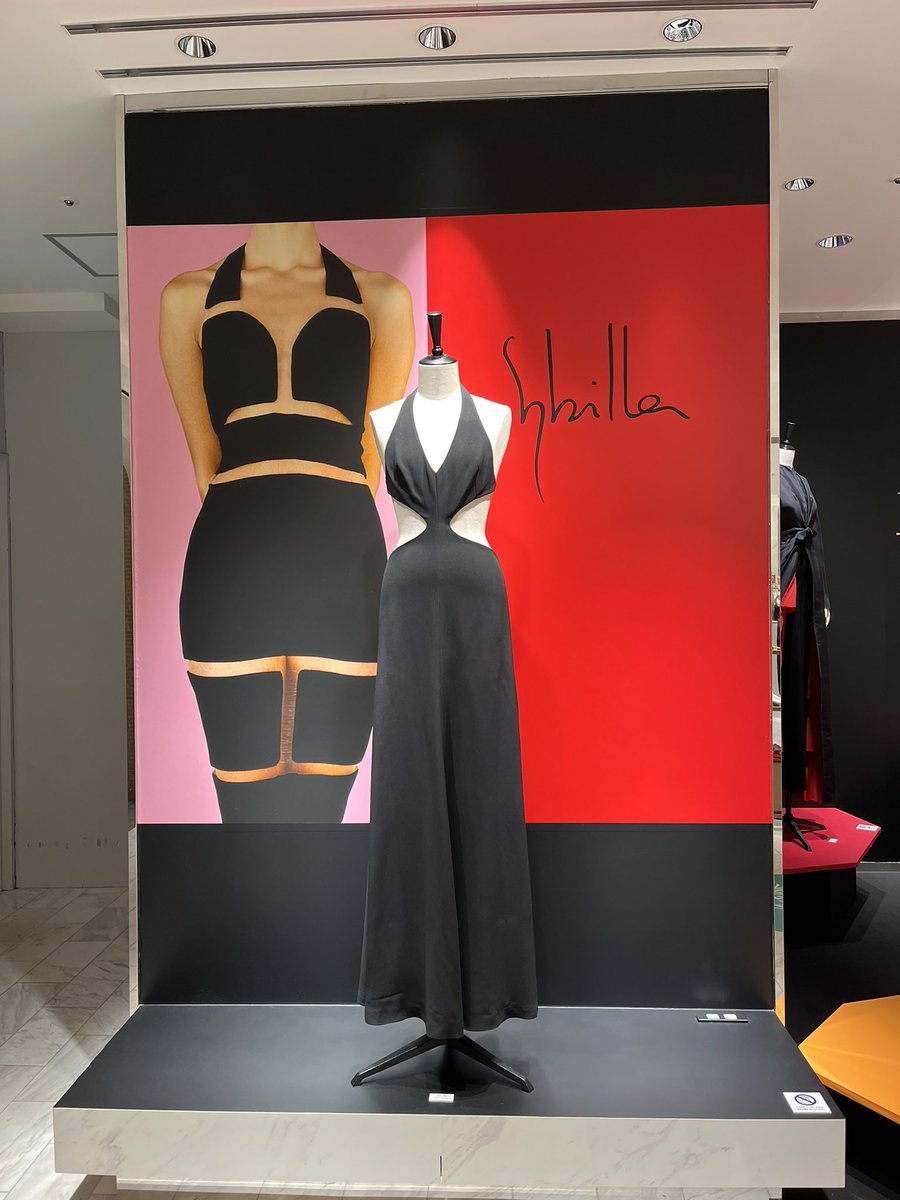 ygtRgYERUk1KMrw's tweet image. ＃シビラ のイベント。彼女の生き方そのものを感じる格好良くエレガントなドレスを目の当たりにして感激😍今日までだそうです。間に合ってラッキーでした。
＃新宿伊勢丹
＃Sybilla