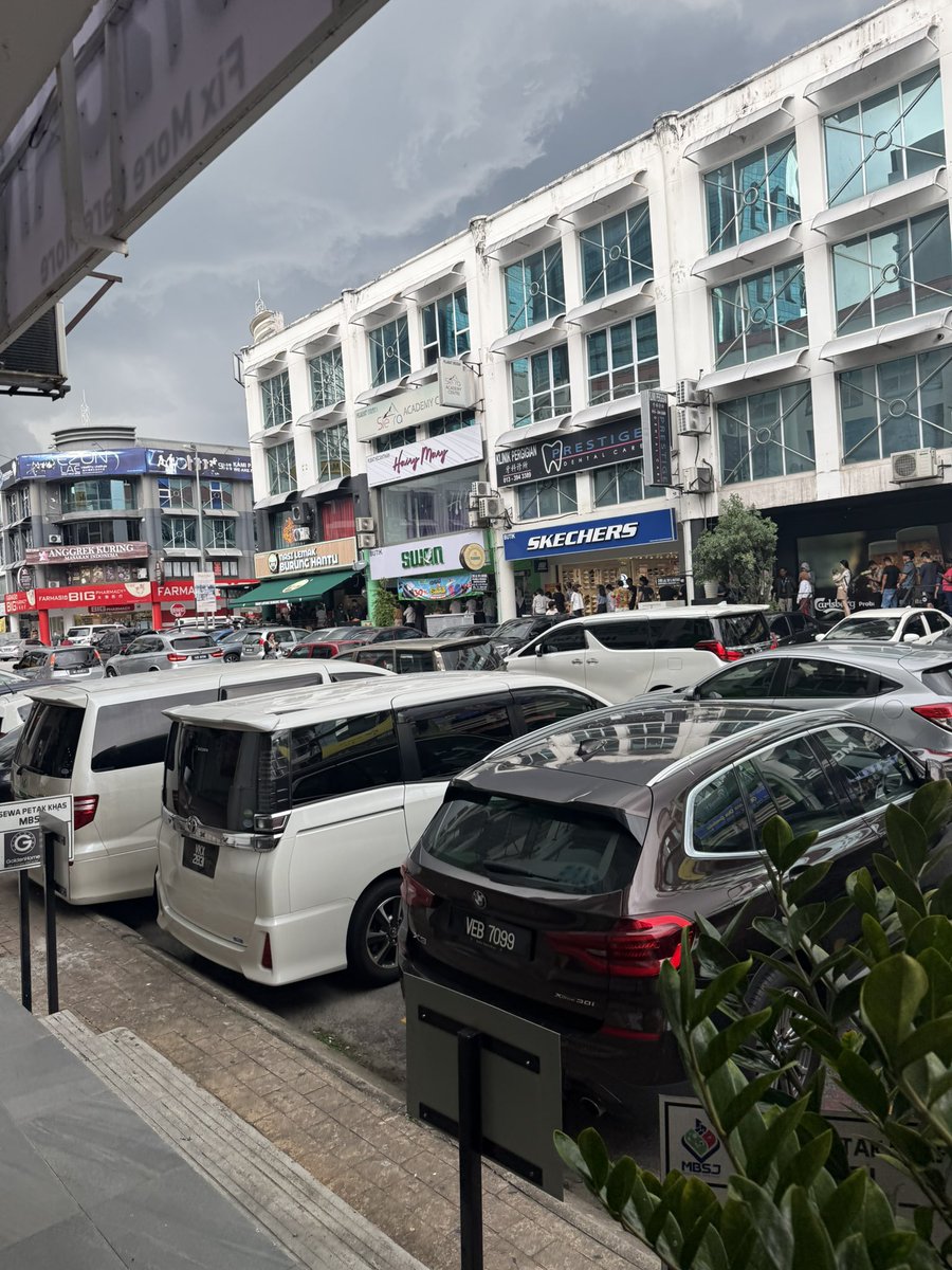 X上到底多少 malaysia 人 ？？ 不是马来西亚人不要按 #马来西亚 #马来西亚人在新加坡