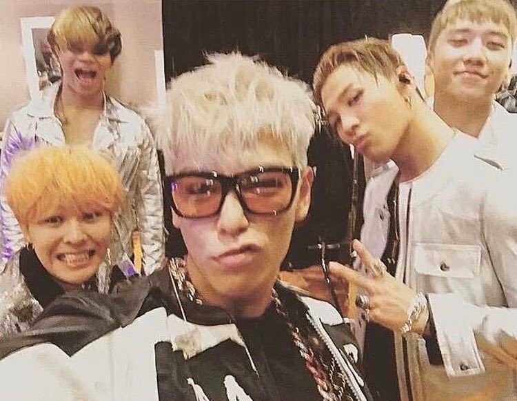 choi_bom__5's tweet photo. 19周年おめでとう👑
私の人生において欠かせない存在
生涯推し続ける

#BIGBANG_19TH_ANNIVERSARY https://t.co/QYC6juYwiB