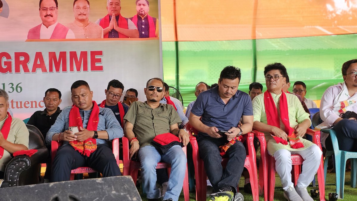 riteshenghi's tweet photo. हावराघाट परिॺदीय क्षेत्र के रंग्पि गांव में आयोजित भाजपा की विशाल जनसभा में APHLC से आए नए सदस्यों को भाजपा में शामिल किया गया ৷ इस मौके का मैं भी साक्षी रहा ৷ कार्यक्रम के मुख्य अतिथि तथा काक प्रमुख Dr. Tuliram Ronghang की उपस्थिति में  नवागंतुकों का स्वागत किया गया ৷
@Tuliram https://t.co/UaycV1u7Z7
