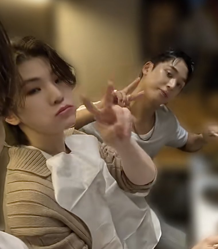 m_teen_9's tweet photo. 230819 #규훈
아부라소바기념일 ✌︎︎ https://t.co/uRI886zqZr