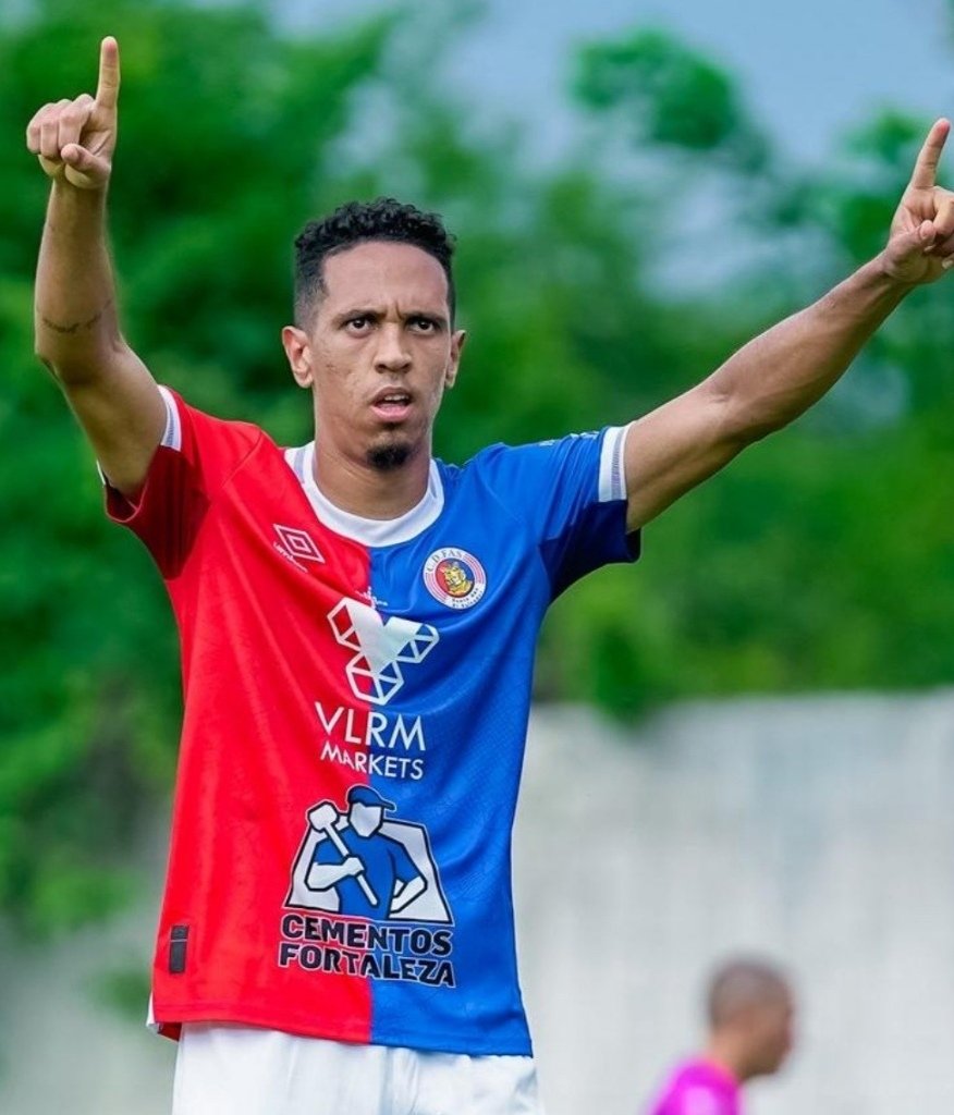 Gerardo Castro (@gcastro7089) on Twitter photo HISTORIA CD FAS
Yan Maciel dos Santos se convierte en el noveno jugador brasileño en la historia en anotar un doblete vistiendo la camisa de los Tigrillos de CD FAS. HISTORIA CD FAS
Yan Maciel dos Santos se convierte en el noveno jugador brasileño en la historia en anotar un doblete vistiendo la camisa de los Tigrillos de CD FAS.