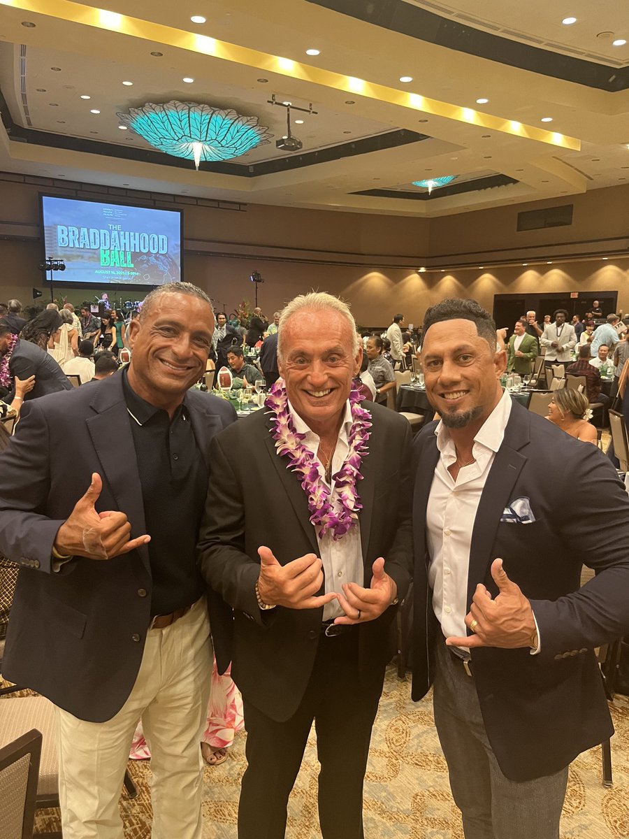 Jeff Reinebold (@jeff_reinebold) on Twitter photo BIG UPS TO EVERYONE WHO ATTENDED LAST WEEKEND'S "BRADDAHHOOD BALL" & SUPPORTING OUR TEAM! <a href="/HawaiiFootball/">Hawaii Football</a> RAINBOW WARRIORS LUTHER MC COY AND JAMAR SEKONA HAD AN OPPORTUNITY TO HANG WITH RAINBOW WARRIOR LEGENDS MICHEAL CARTER, CHAD OWENS AND ISAAC SAPOGA AMONG OTHERS! BIG UPS TO EVERYONE WHO ATTENDED LAST WEEKEND'S "BRADDAHHOOD BALL" & SUPPORTING OUR TEAM! <a href="/HawaiiFootball/">Hawaii Football</a> RAINBOW WARRIORS LUTHER MC COY AND JAMAR SEKONA HAD AN OPPORTUNITY TO HANG WITH RAINBOW WARRIOR LEGENDS MICHEAL CARTER, CHAD OWENS AND ISAAC SAPOGA AMONG OTHERS!