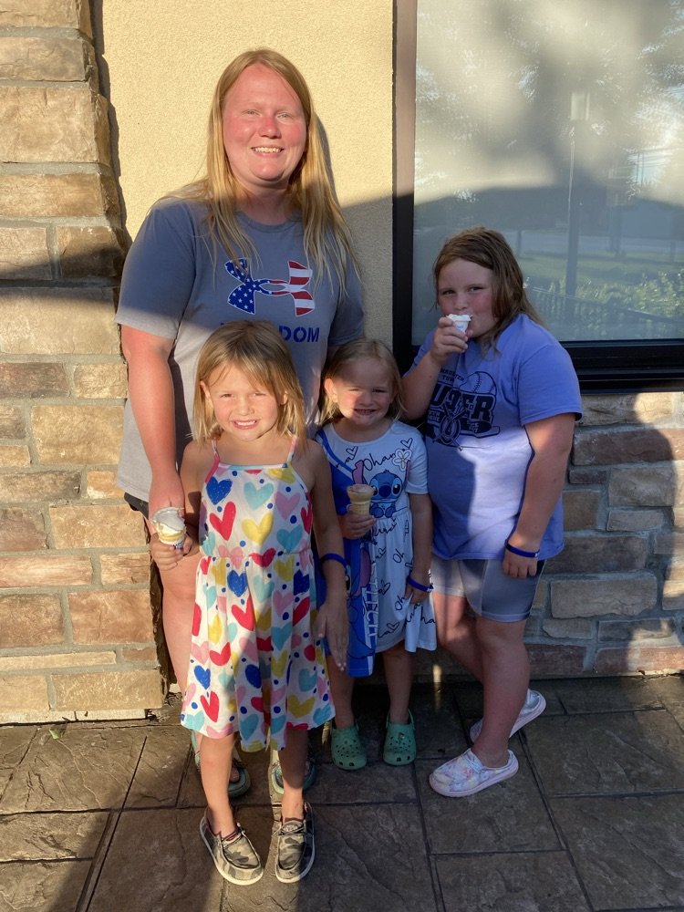 Thank you to the Dundee Dairy Queen for hosting tonight’s “Cones with Cops” event!  Over 100 FREE ice cream cones were served to DCS students.

Dundee Police Officers, including school resource officers Joe Gore &amp; John Schiappacasse wished students a great and safe school year.
