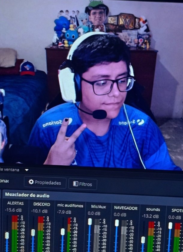 Strimsito de gitiei faiv
twitch.tv/asaelzzz_