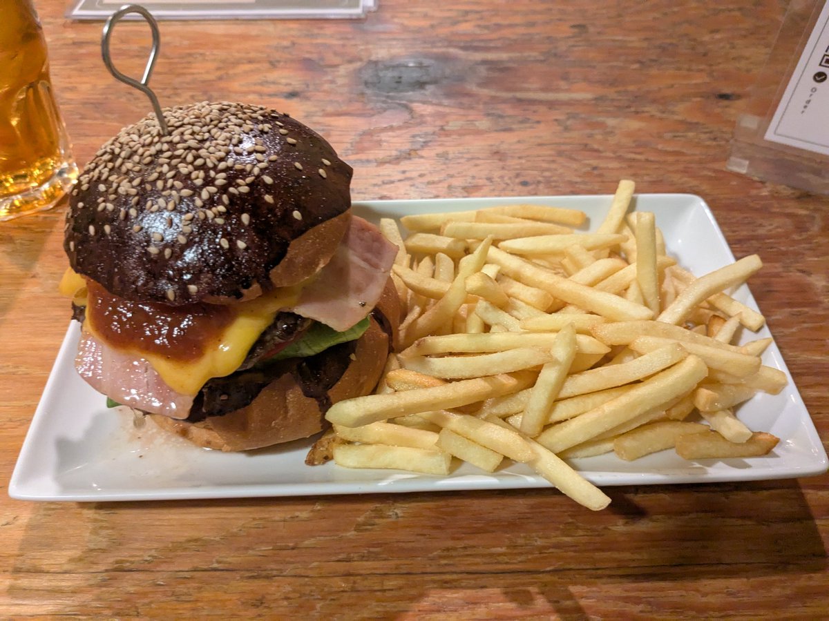 ダイエット中なのに来てしまった。