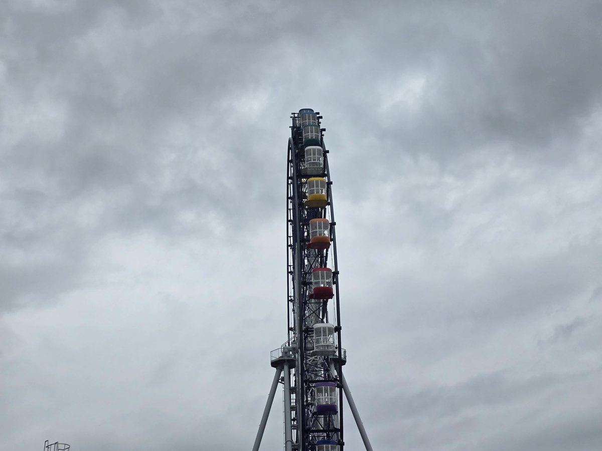 お盆明けも、
今月のテーマ、#NegativeSpace  です。
余白 (NegativeSpace)を使った投稿をお願いします。

#ShotOnSnapdragon