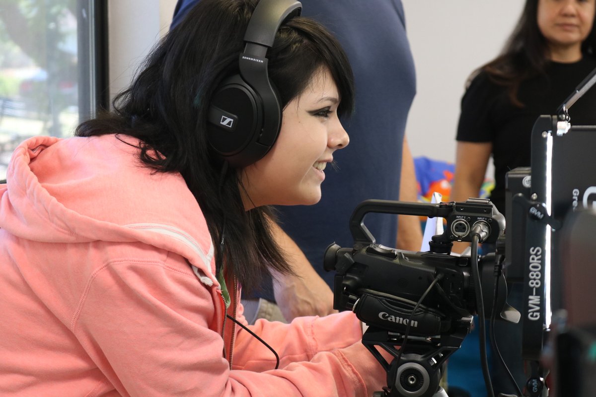 LASKINSFEST's tweet image. Day 1 - Native Youth Film Workshop on the Hoopa Reservation
Young storytellers jumped in, learning the fundamentals of filmmaking &amp;amp; brainstorming the powerful narratives they'll bring to life
Thx to the Hoopa community for the incredible welcome
#filmworkshop #Hoopa