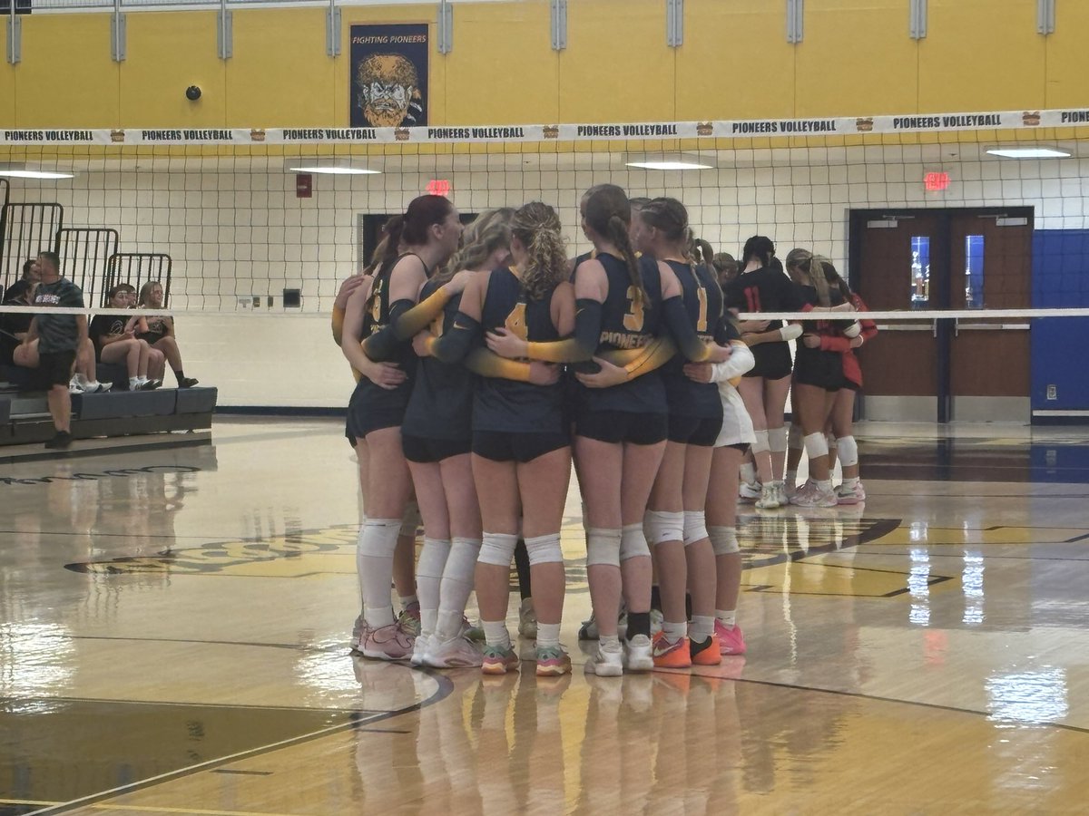 First home 🏐 girls game this season! Let’s go Pioneers! <a href="/WesUpton/">Mr.Upton</a> <a href="/zlove_edu/">Zack Love</a> <a href="/bechtold_mrs/">Erin Bechtold</a> <a href="/MHSBeMOORE/">Mooresville Athletics</a>