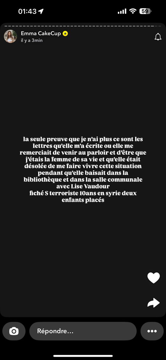 Joooh91's tweet photo. SamPeyton &amp; Melanie Da Cruz ont été détrônées de leur trône de queens des Dramas, je répète ELLES ONT ÉTÉ DÉTRÔNÉES !! 🤣🤣🤣 
#EmmaParis #JustPyramid https://t.co/2sJBUM9Kep